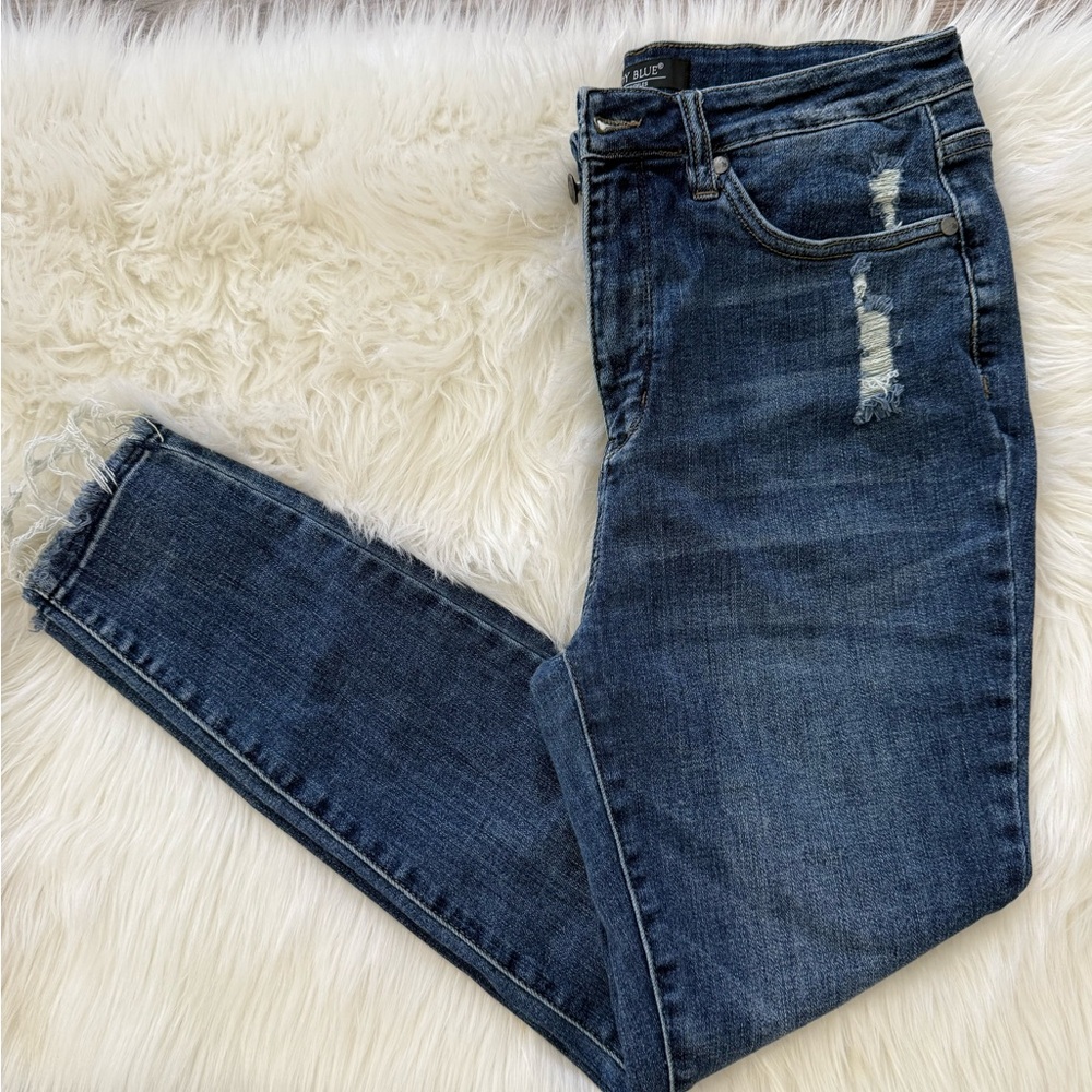 Judy Blue Slightly Distressed Blue skinny Jeans